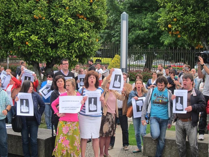 Protesta de funcionarios ante la Xunta 12 de julio 2012