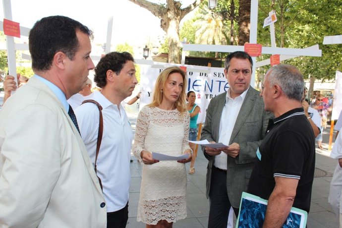 Espadas con el comité de 'Sevilla Global'.