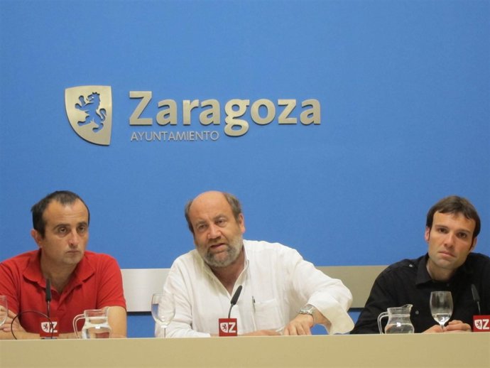 Los tres concejales del grupo de IU en el Ayuntamiento de Zaragoza