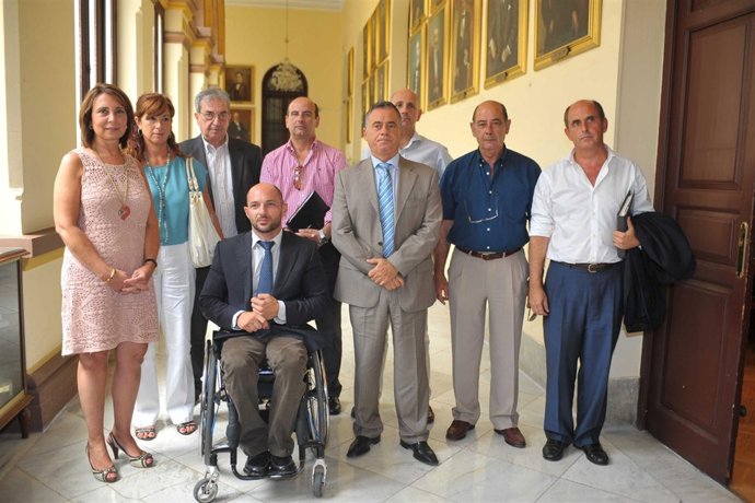 Raúl López y Esther Molina, junto a empresarios del CTM