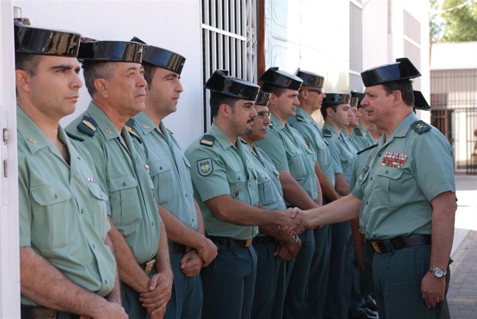 El general Ceña saluda a los mandos de las compañías de Peñarroya y Pozoblanco