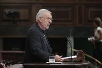 Cayo Lara exige al Gobierno que recorte los presupuestos de la Casa del Rey y la financiación de la Iglesia