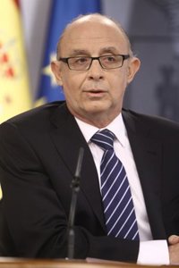 Las comunidades tendrán que reducir el déficit al 0,7% en 2013 y al 0,1% en 2014