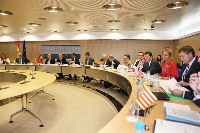 Mazas (segunda por la derecha) en el Pleno del CPFF