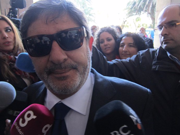 Guerrero Atiende A Los Medios A Su Llegada A Los Juzgados