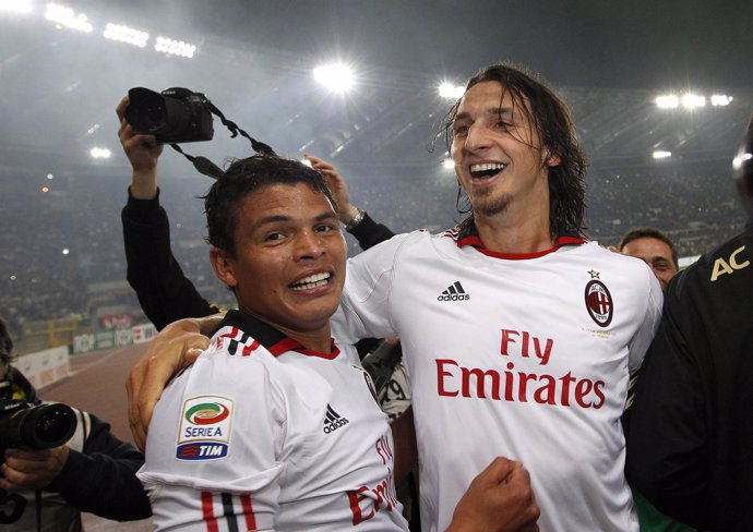 Thiago Silva e Ibrahimovic celebran un título con el AC Milan