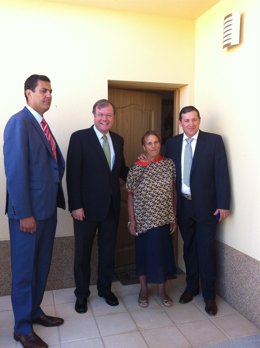 Silván en la entrega de viviendas