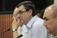 Centella (IU) se plantea la reprobación de Montoro y critica su "empeño" en "forzar la intervención" de Andalucía