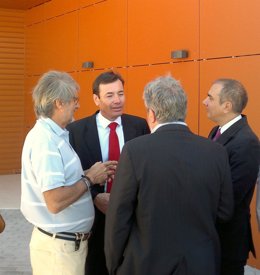 Tomás Gómez (PSM) en el Centro de Salud La Mazaruela en Las Rozas