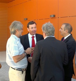 Tomás Gómez (PSM) en el Centro de Salud La Mazaruela en Las Rozas