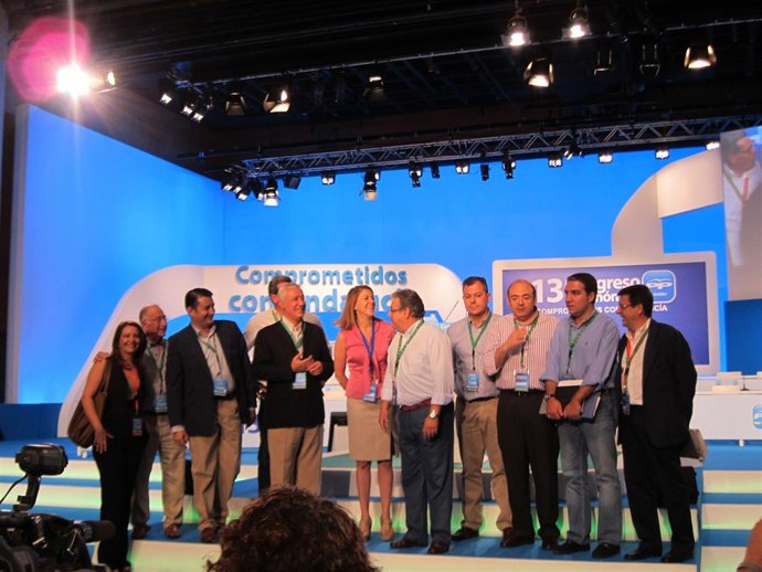 Arenas visita las instalaciones del Congreso del PP-A junto a otros dirigentes