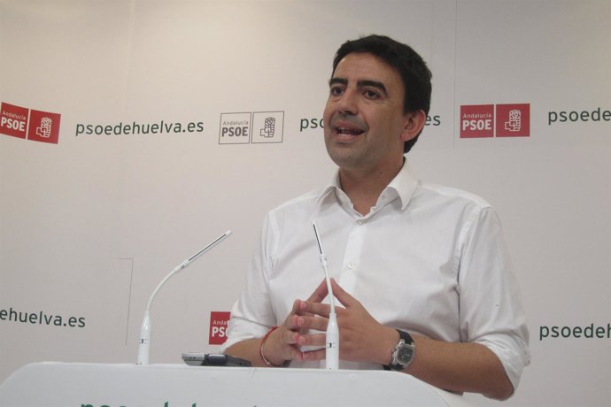 El vicesecretario general del PSOE-A, Mario Jiménez, en Huelva.