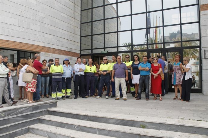 Concentración de empleados públicos en Salobreña 