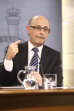 Cristóbal Montoro tras el consejo de Ministros