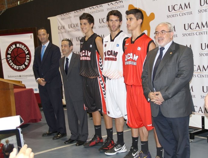 Renovación del acuerdo entre la UCAM y el UCAM Murcia C.B