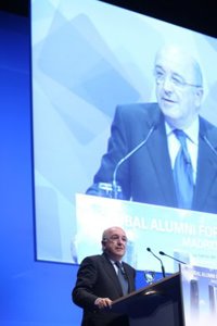 Almunia da "máxima prioridad" a la investigación sobre el Líbor y el Euríbor