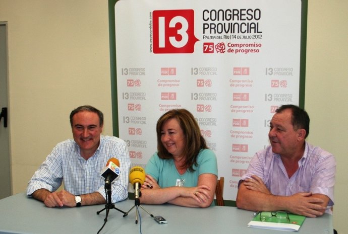 Pérez, entre Ruiz Almenara y Serrano