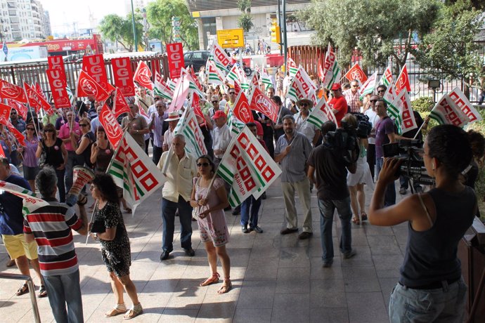 Manifestación de CCCOO y UGT en Málaga