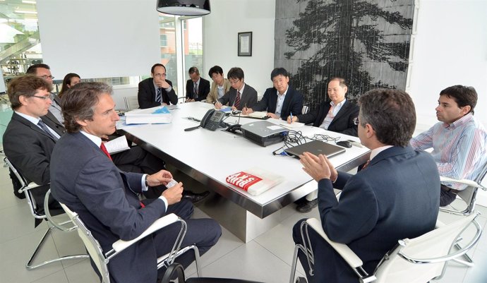 Alcalde con representantes de la firma japonesa 