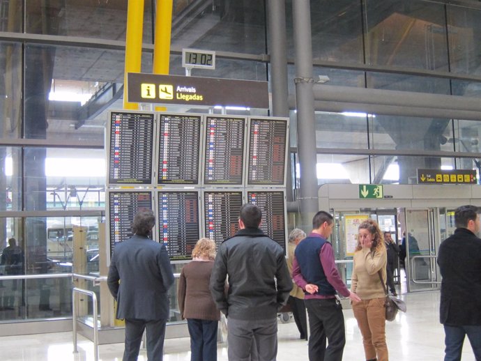 Panel En Aeropuerto De Madrid-Barajas