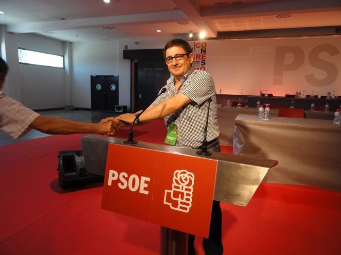 Reyes tras ser reelegido secretario provincial el PSOE