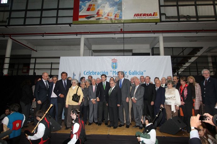 Feijóo Con La Colectividad Gallega, En El Centro Galicia De Buenos Aires 