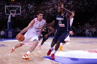 Baloncesto/Londres.- (Crónica) España supera ante Francia el primer test serio de su preparación (70-75)