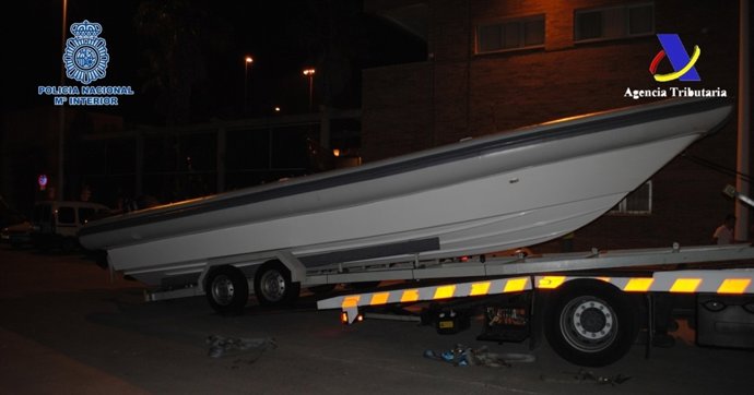 Una de las lanchas intervenidas