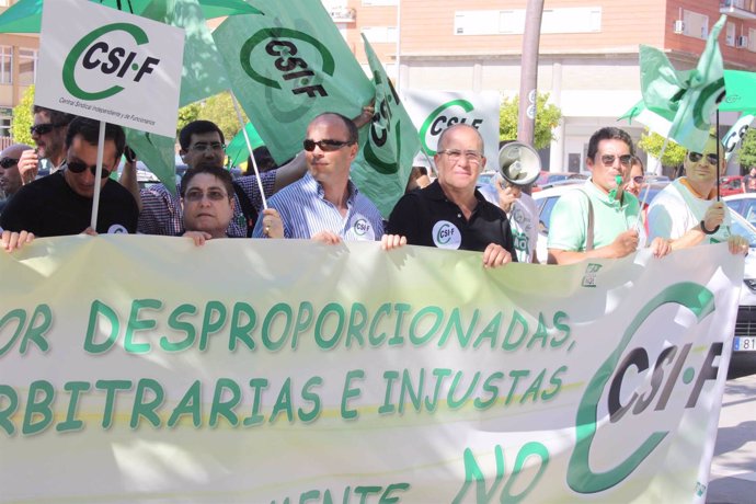 El Presidente De CSIF-A, José Luis Heredia, En La Manifestación De Huelva.