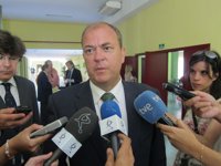 Monago asevera que la "filosofía de la ecotasa es gravar sobre las empresas" en base a que "quien contamina, paga"