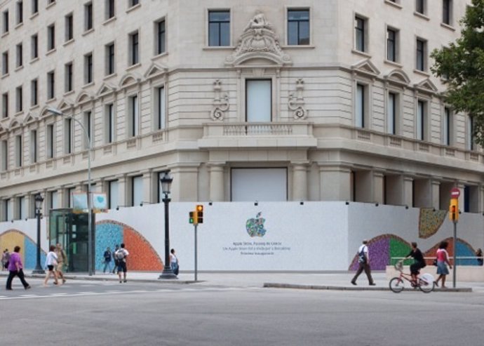Muro  de inauguración de Apple Store en Passeig de Gracia (Barcelona) 
