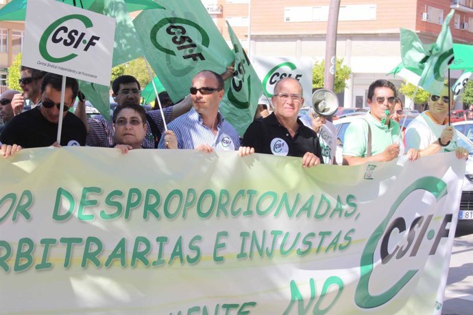 El Presidente De CSIF-A, José Luis Heredia, En La Manifestación De Huelva.