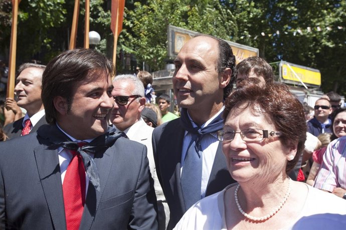 Diego y Movellán participan en la procesión de la Virgen del Carmen 