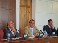 El IMSERSO afirma que la profesionalización de la atención a dependencia no hará desaparecer a los cuidadores familiares