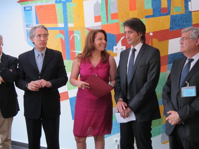 En el centro, la delegada del Gobierno en Andalucía, Carmen Crespo