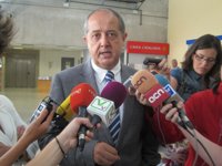 El consejero del interior catalán defiende a los mossos investigados tras el registro en el complejo central de Sabadell
