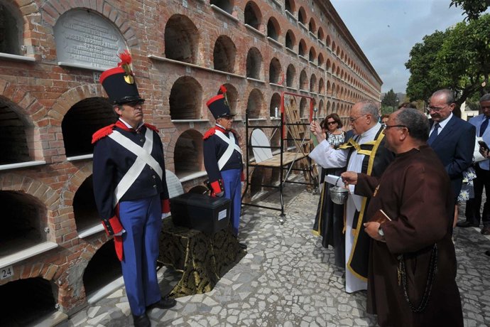 Acto en el cementerio de San Miguel con Francisco de la Torre