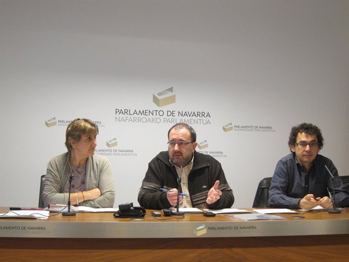 Marisa De Simón, José Miguel Nuin Y Txema Mauleón, De Izquierda-Ezkerra.