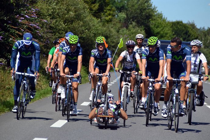 Diego Ballesteros entrenando con el Movistar Team