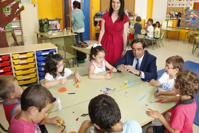 Calderón con los niños