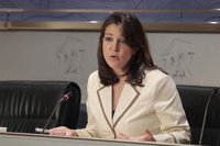 El PSOE aplaude el "gesto de solidaridad" del Rey de rebajarse su sueldo un 7,1 por ciento 