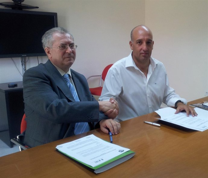 Romera y Noriega, en la firma del convenio