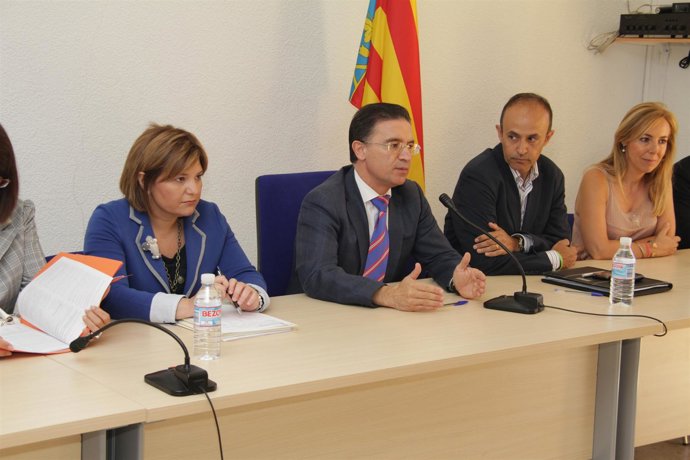 Bonig Y Castellano Con Alcaldes De Municipios Afectados Por El Fuego