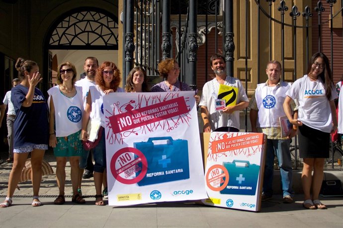 Representantes De Organizaciones Sociales Entregan Firmas En La Junta