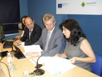 Rueda muestra la disposición de la Xunta a apoyar Os Blancos pero insiste en que informe de cuál es su situación real