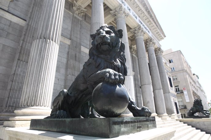 Fachada Del Congreso De Los Diputados