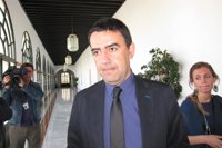 Jiménez resalta que la Junta ha evitado el "doble quebranto" a los empleados públicos que perseguía el Gobierno de Rajoy