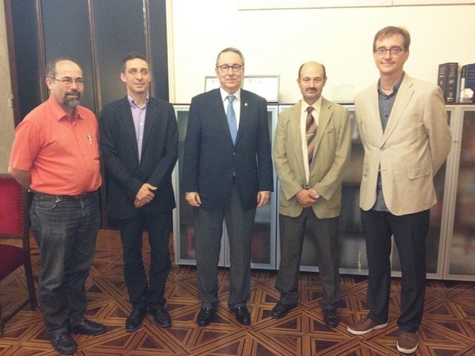 Firma Del Convenio De Creación De La Escuela De Librería De La UB