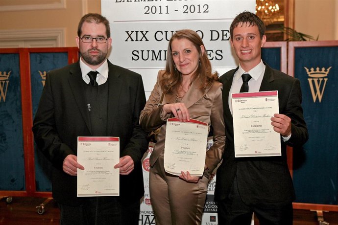 Tres mejores alumnos del curso de sumilleres