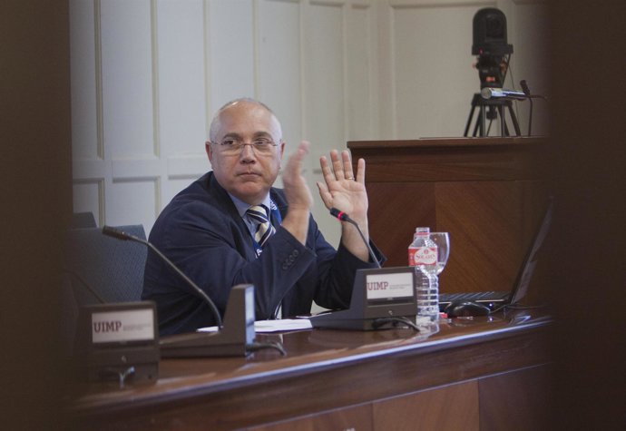 Juan Juliá, vicepresidente de la CRUE